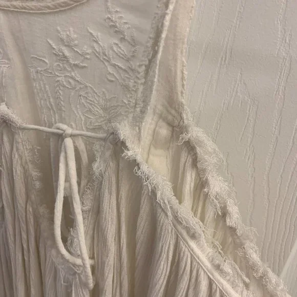 Boho Free People White Embroidered Tank Top Size Small - Picture 7 of 8